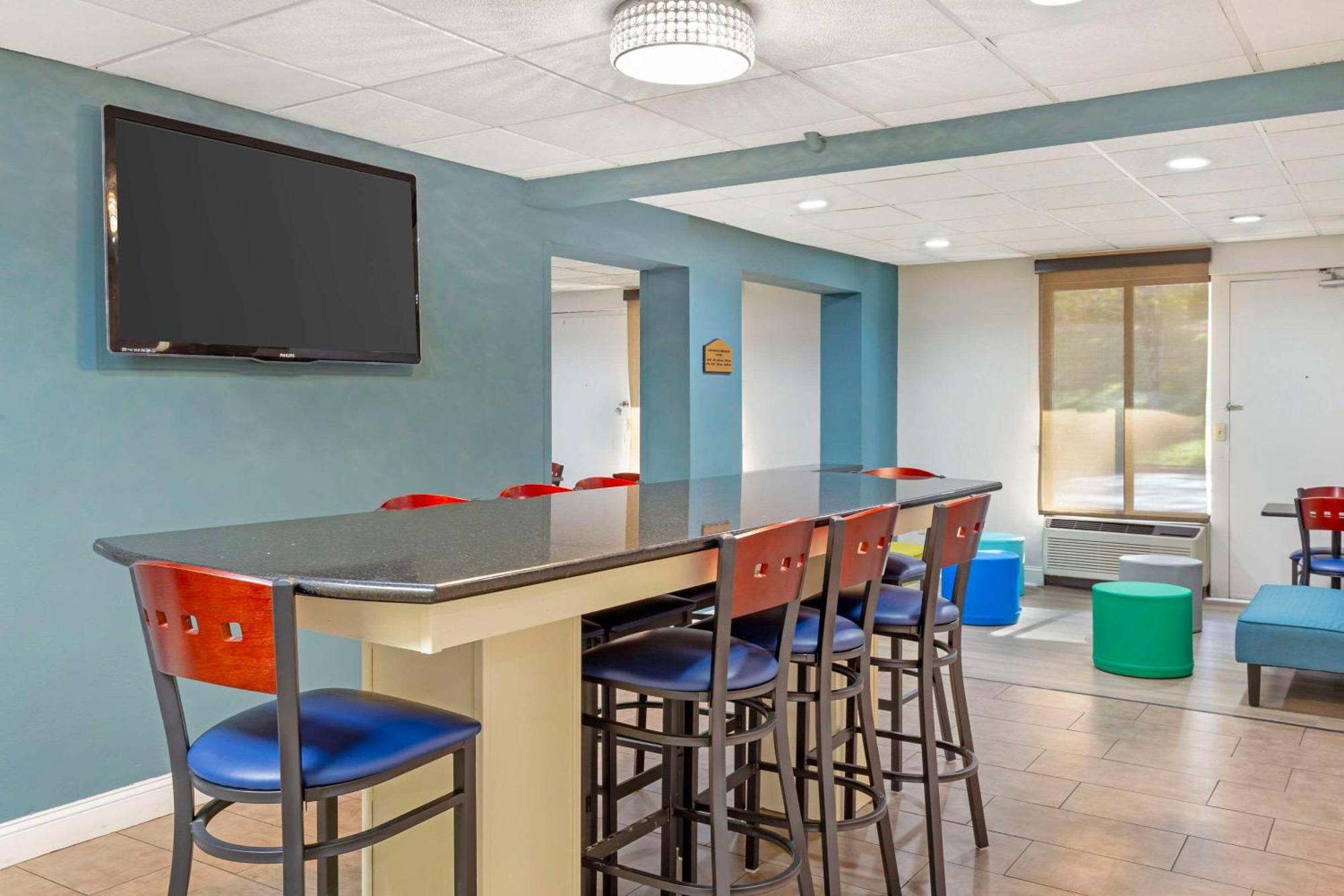 Clarion Pointe Research Triangle Park Durham Hotel Exterior foto