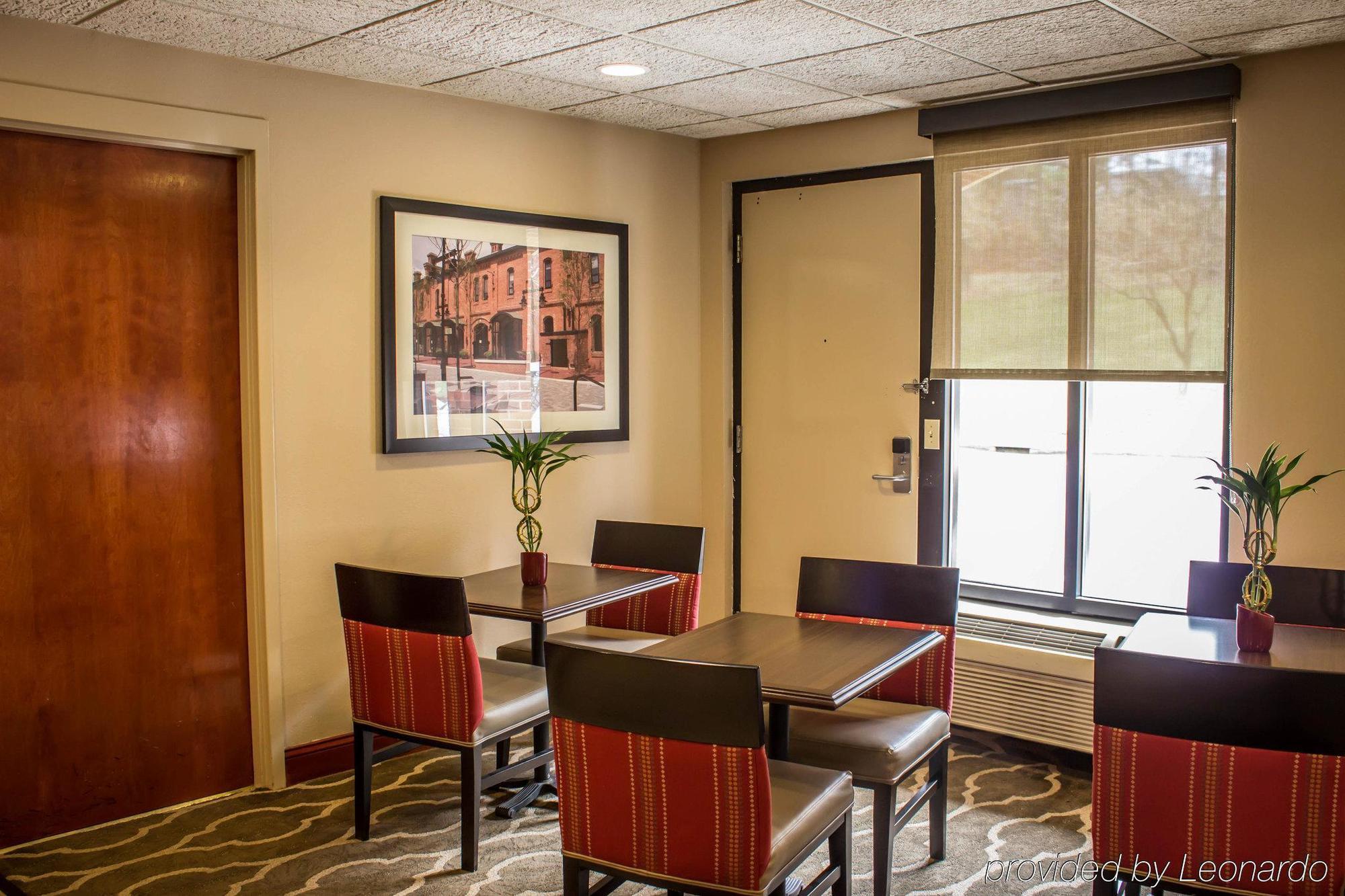Clarion Pointe Research Triangle Park Durham Hotel Exterior foto